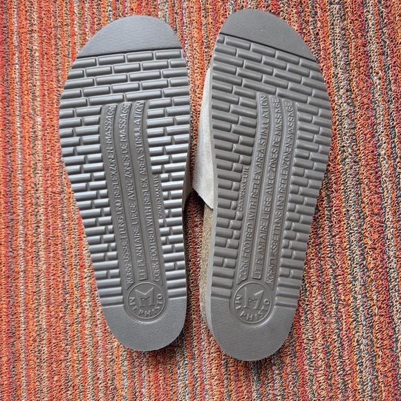 Mephisto NWOT Hanik Beige Suede Slides Sandals Mules Size 39 Warm Grey Beige - Picture 2 of 6